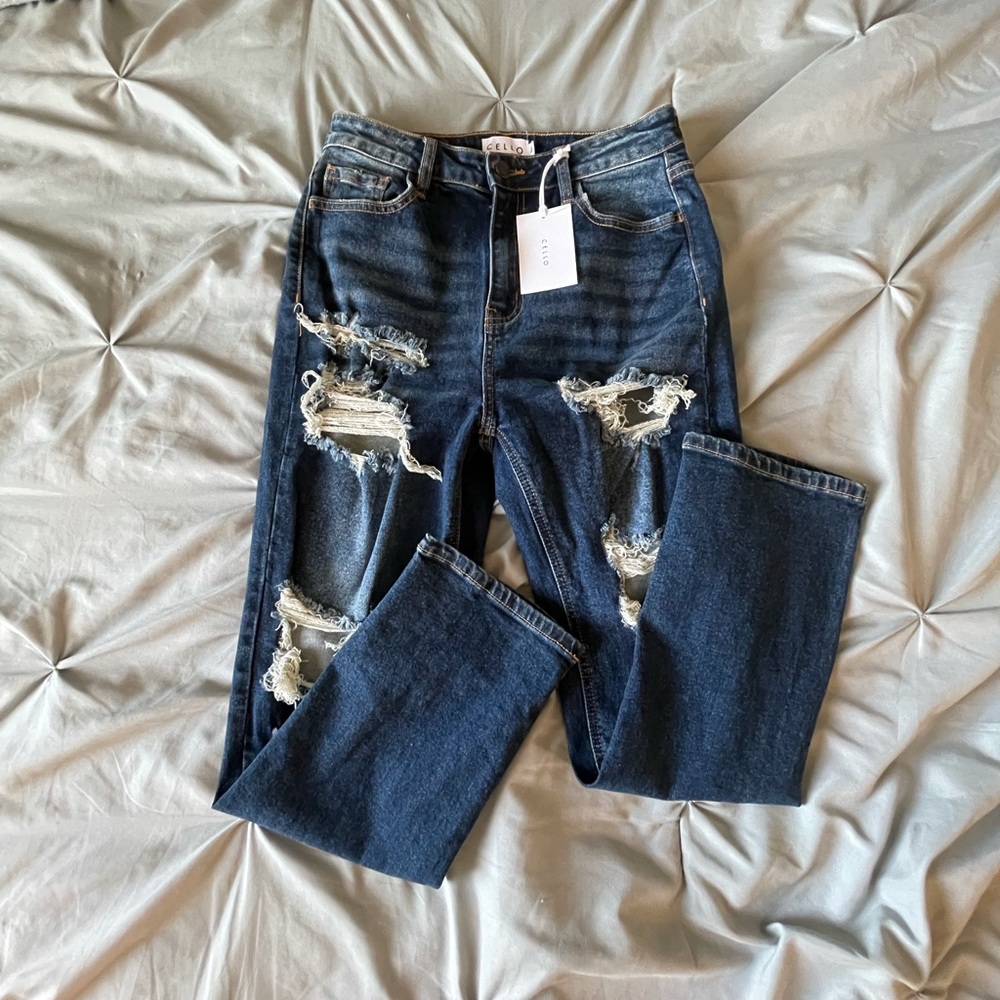 NEW Ripped jeans